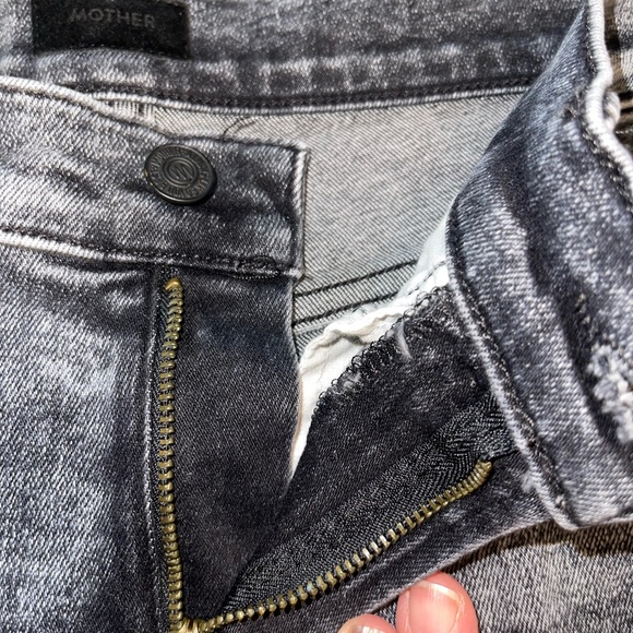 MOTHER Black Fray Jeans size 24 - Picture 4 of 14
